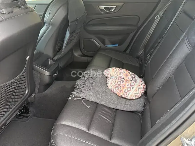 Usado Volvo V60 CC Pro 190 CV (139 kW) 2020 Beige Familiar