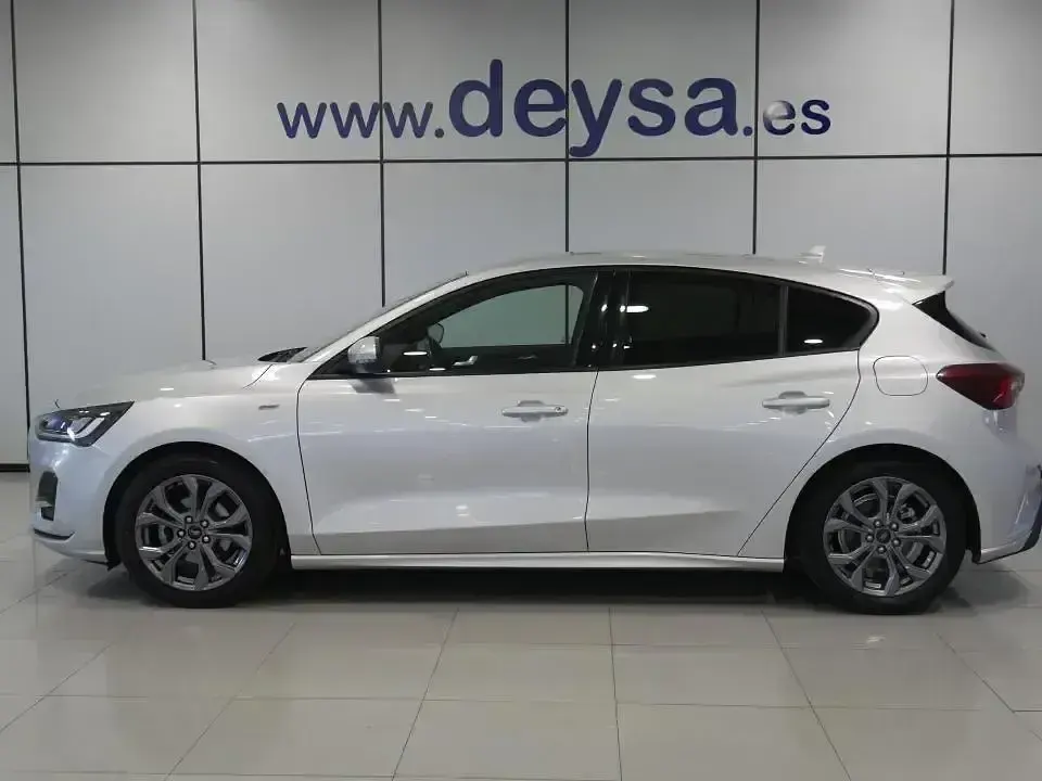Usado Ford Focus ST-Line 155 CV (114 kW) 2023 Gris Berlina