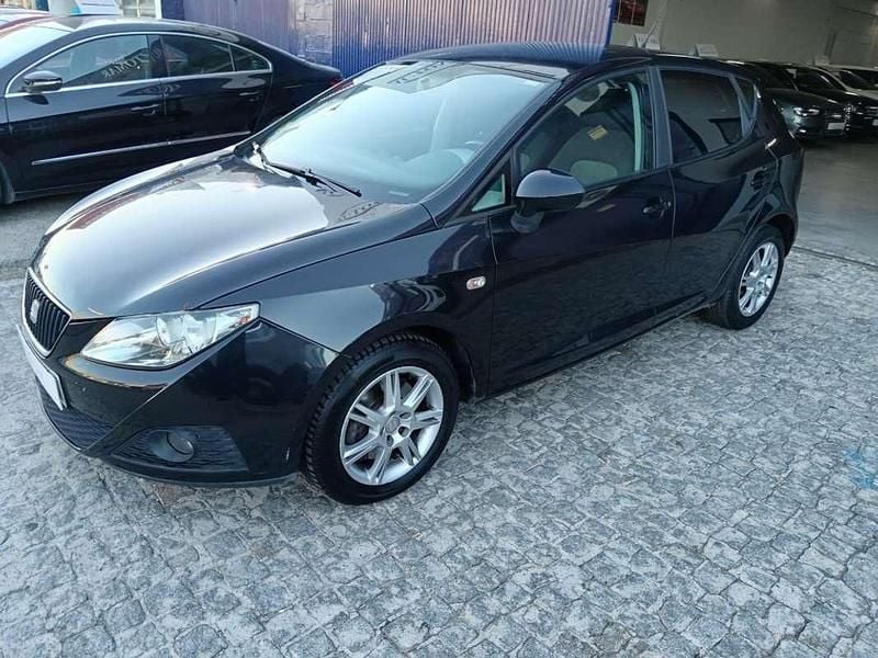 Usado Seat Ibiza Style 105 CV (77 kW) 2010 Negro Utilitario