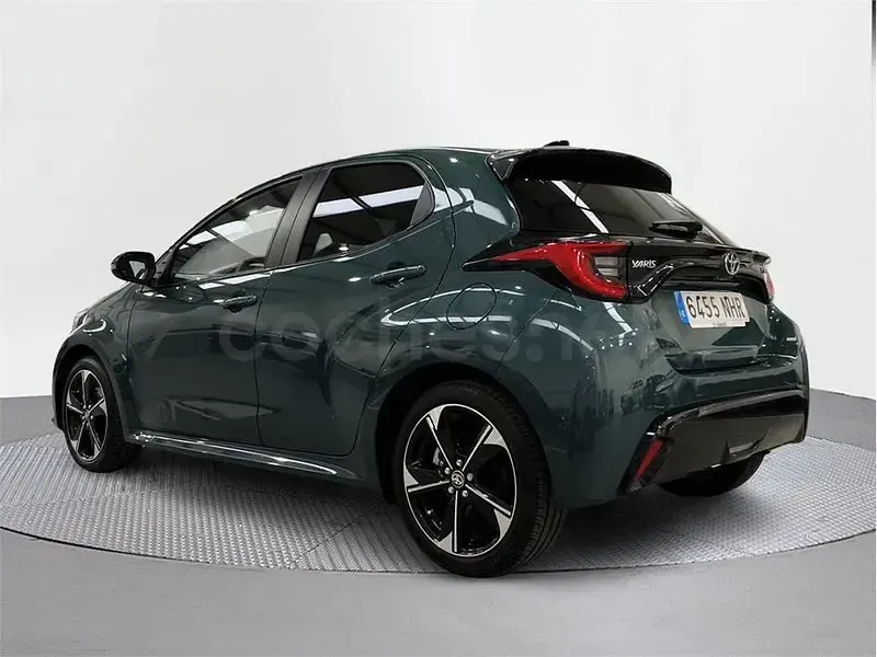 Usado Toyota Yaris Hybrid Style 116 CV (85 kW) 2025 Verde Berlina