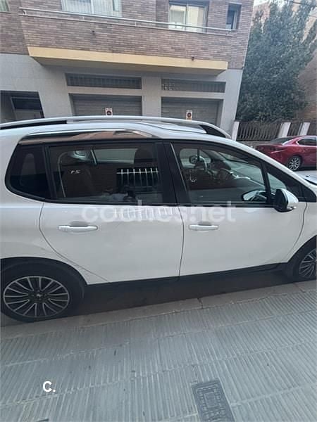 Usado Peugeot 2008 Active 82 CV (60 kW) 2015 Blanco SUV