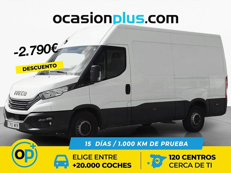 Blanco Usado 2023 Iveco Daily Berlina | 27.390 € (Precio justo) - Imagen 1/4