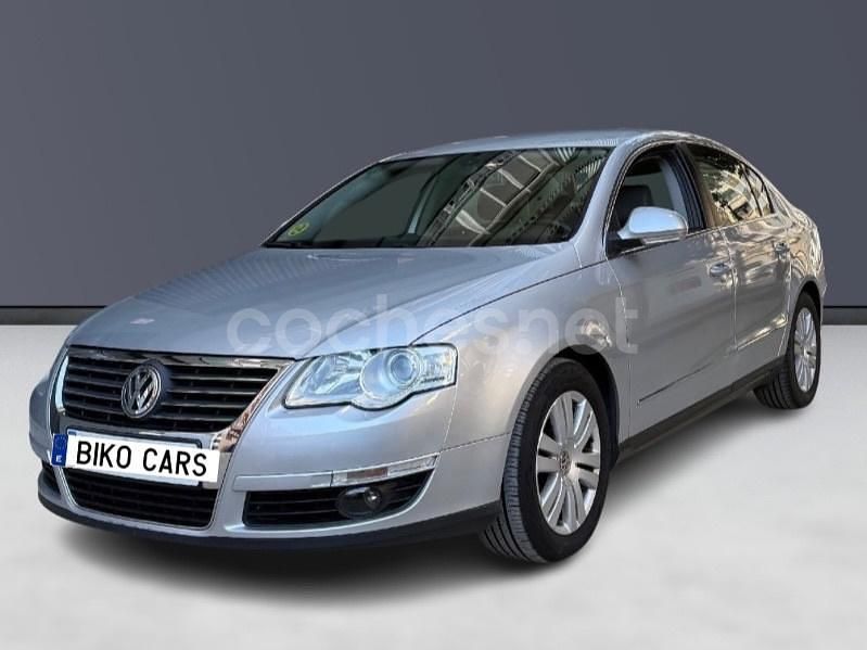 Gris / plata Usado 2006 VW Passat Highline Familiar | 6999 € (Precio justo) - Imagen 1/4
