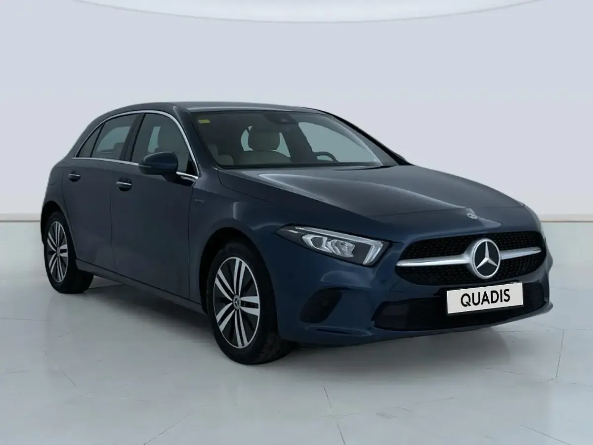 Usado Mercedes A250 218 CV (160 kW) 2020 Azul Utilitario