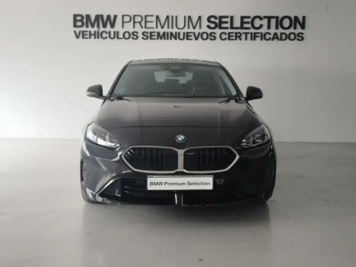Usado BMW 120 Comfort Edition 163 CV (119 kW) 2025 Negro Utilitario
