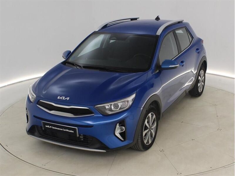 Azul Usado 2024 Kia Stonic SUV | 20.113 € (Un poco caro) - Imagen 1/4