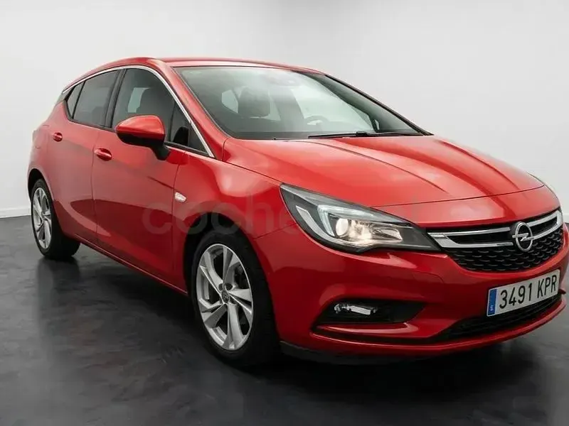 Usado Opel Astra Dynamic 125 CV (91 kW) 2018 Rojo Berlina