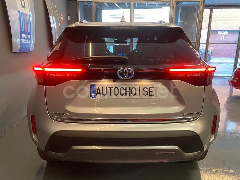 Usado Toyota Yaris Cross 116 CV (85 kW) 2023 Gris / plata SUV