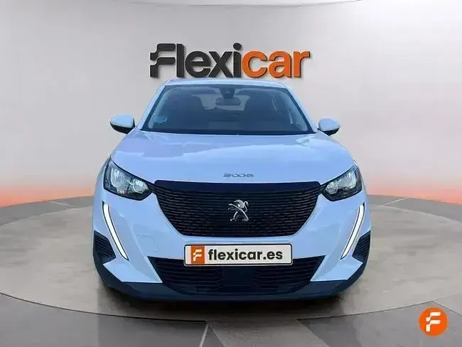 Używany Peugeot 2008 Active 110 KM (80 kW) 2021 Biały SUV