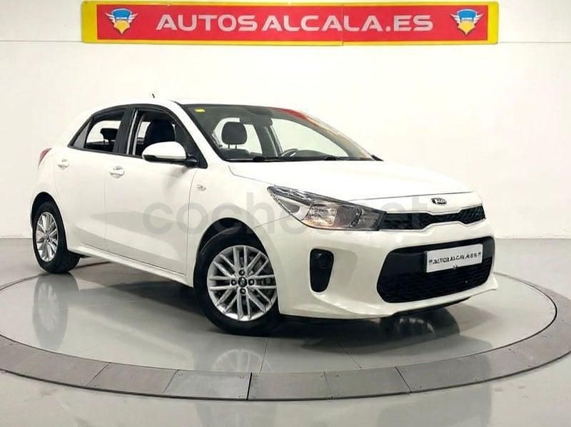 Usado Kia Rio 90 CV (66 kW) 2018 Blanco Berlina