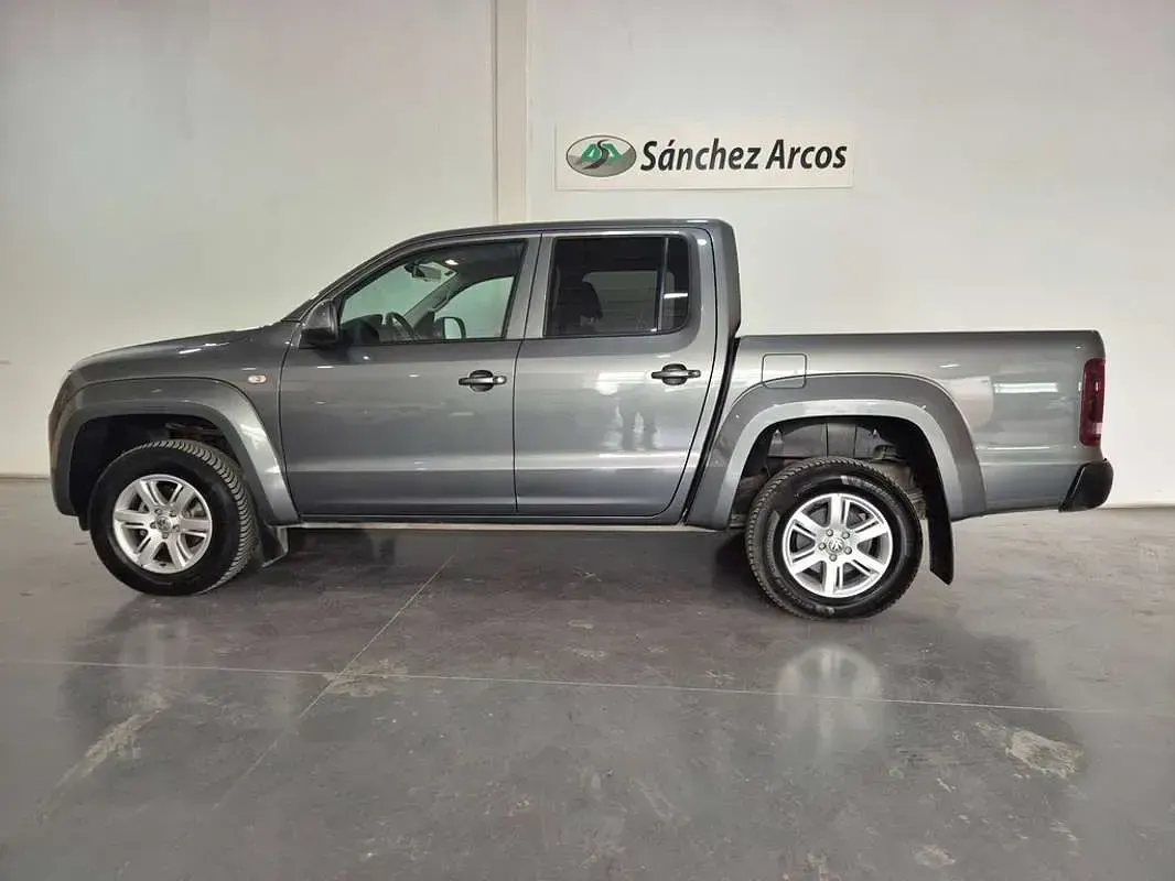 Usado VW Amarok Trendline 179 CV (131 kW) 2017 Gris Pickup/Camioneta
