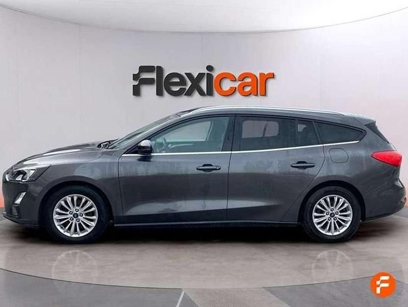 Usado Ford Focus Titanium 120 CV (88 kW) 2020 Gris Familiar