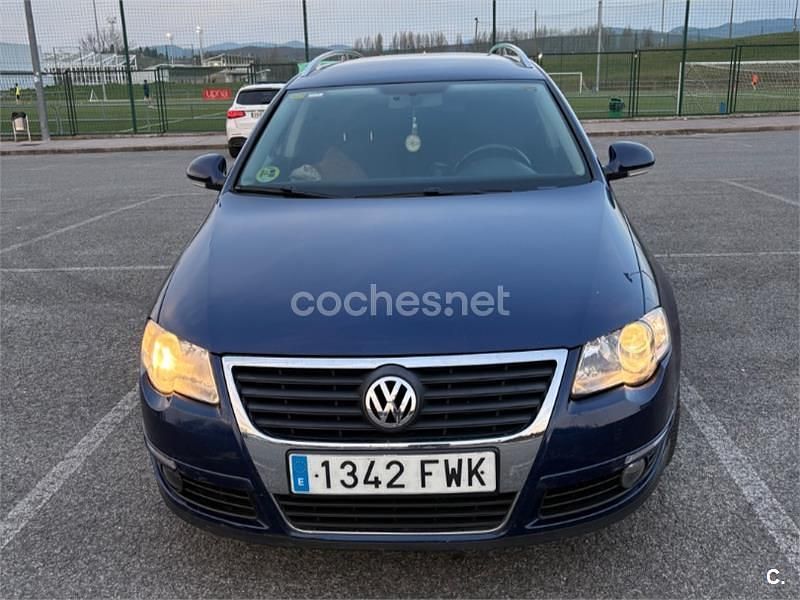 Usado VW Passat Highline 140 CV (102 kW) 2007 Azul Familiar