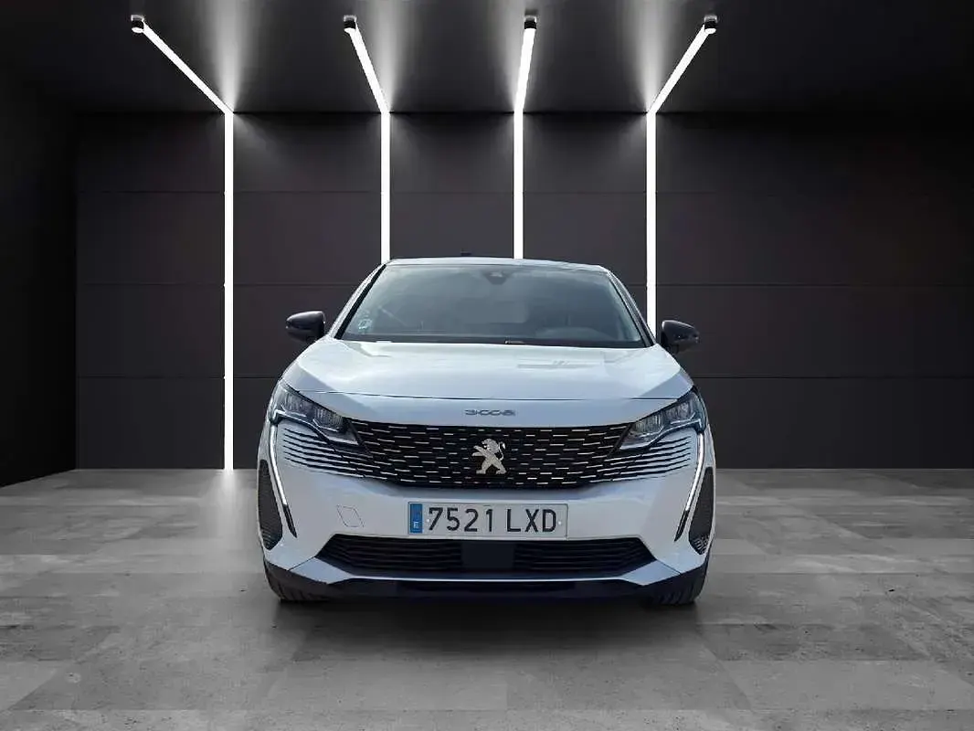 Usado Peugeot 3008 Allure 131 CV (96 kW) 2022 Blanco SUV