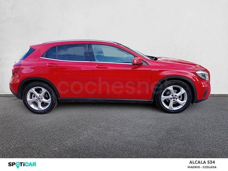 Usado Mercedes GLA180 122 CV (89 kW) 2020 Rojo SUV
