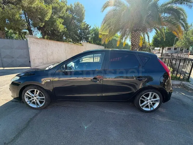 Usado Hyundai i30 Sport 115 CV (84 kW) 2007 Negro Utilitario