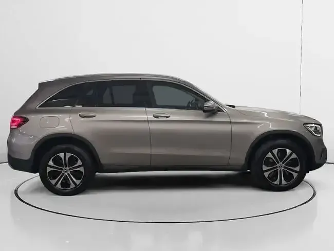 Usado Mercedes GLC300e 320 CV (235 kW) 2022 Gris SUV
