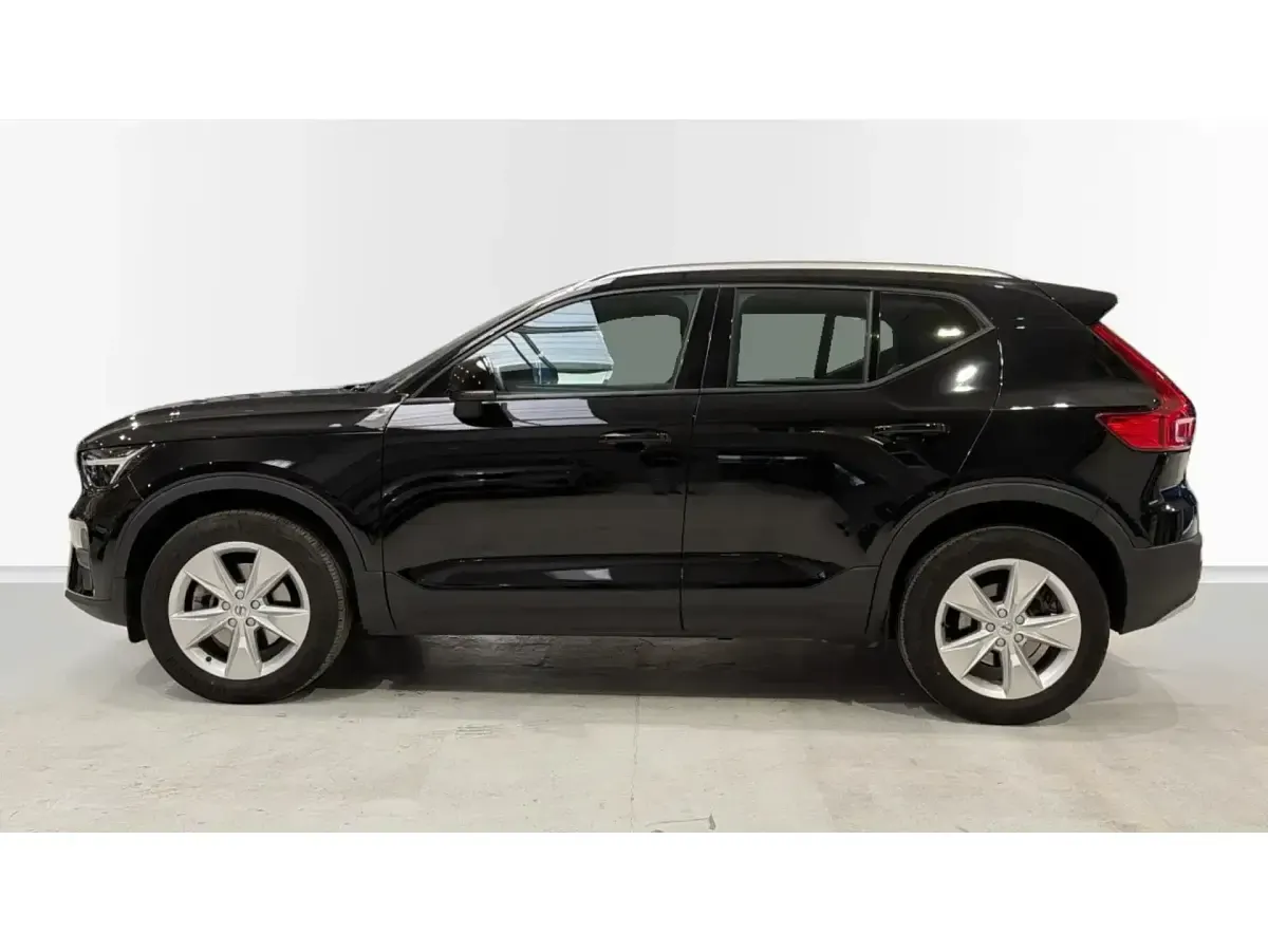 Usado Volvo XC40 Core 163 HP (119 kW) 2024 Preto SUV