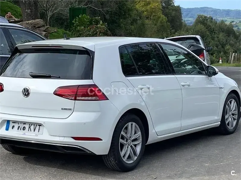 Usado VW Golf VII Advance 130 CV (95 kW) 2019 Blanco Berlina