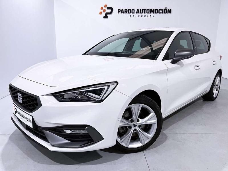 Usado Seat Leon FR 150 CV (110 kW) 2023 Blanco Utilitario