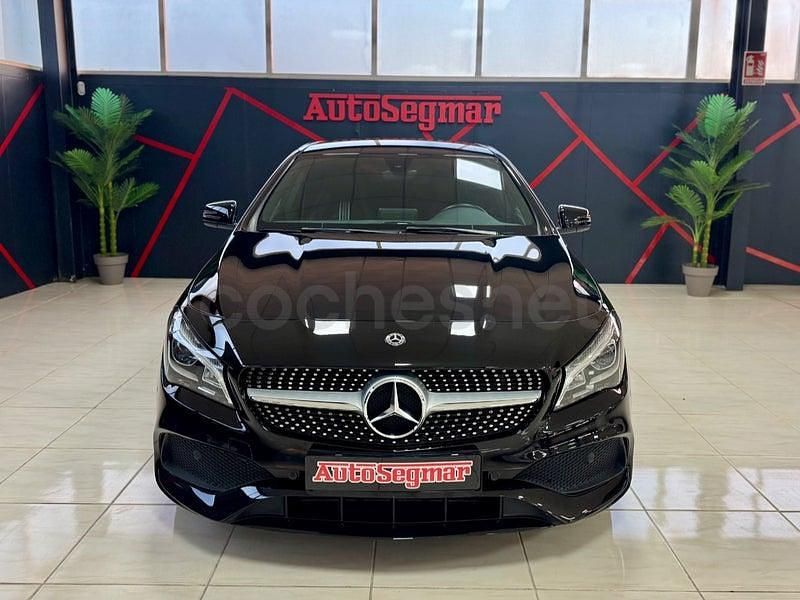 Usado Mercedes CLA200 Shooting Brake 136 CV (100 kW) 2018 Negro Familiar