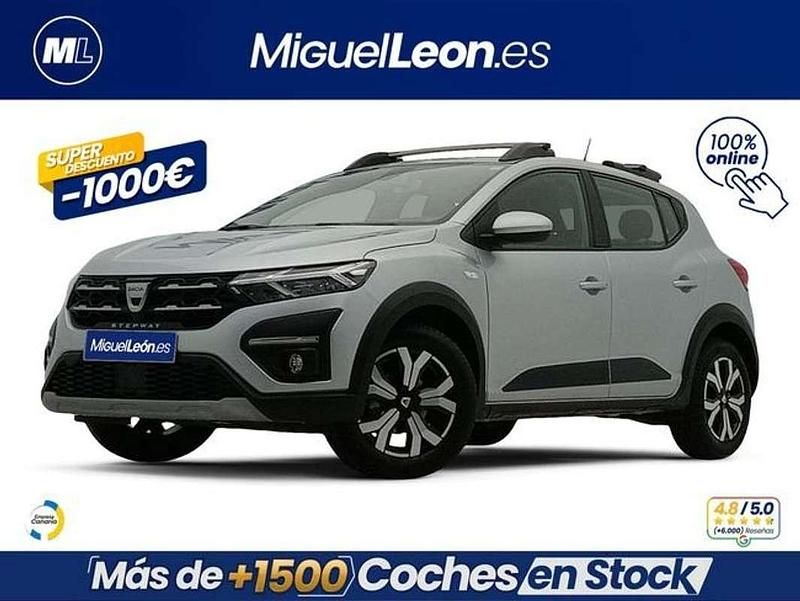 Usado Dacia Sandero Essentiel 91 CV (66 kW) 2022 Gris Utilitario