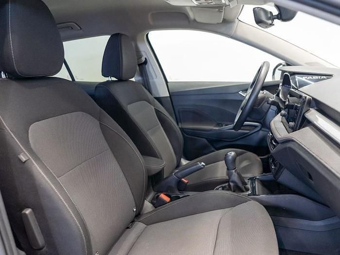 Usado Skoda Fabia Selection 95 CV (69 kW) 2025 Negro Utilitario