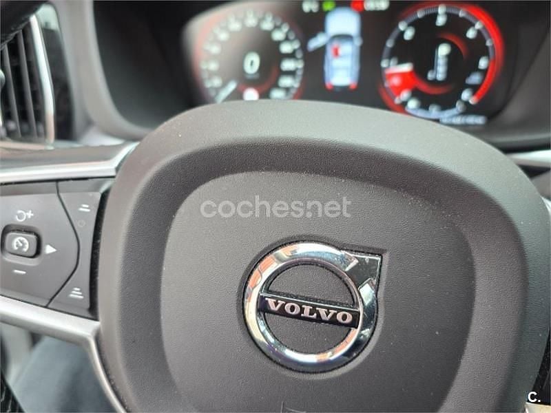 Usado Volvo XC60 Momentum 190 CV (139 kW) 2020 Blanco SUV