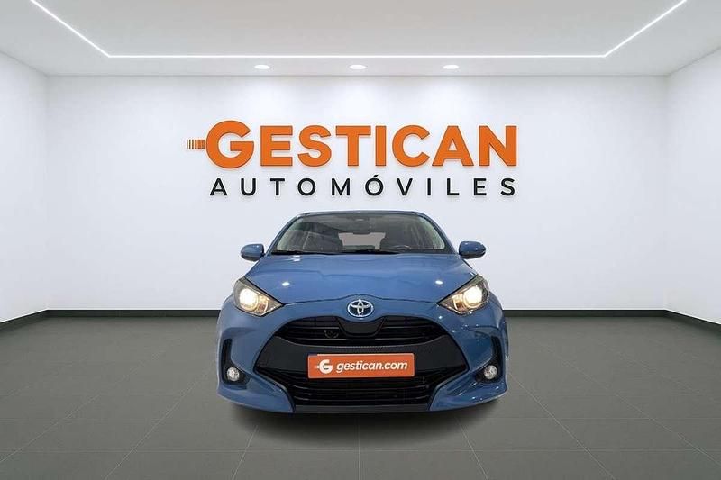 Usado Toyota Yaris Hybrid Active 116 CV (85 kW) 2021 Azul Utilitario