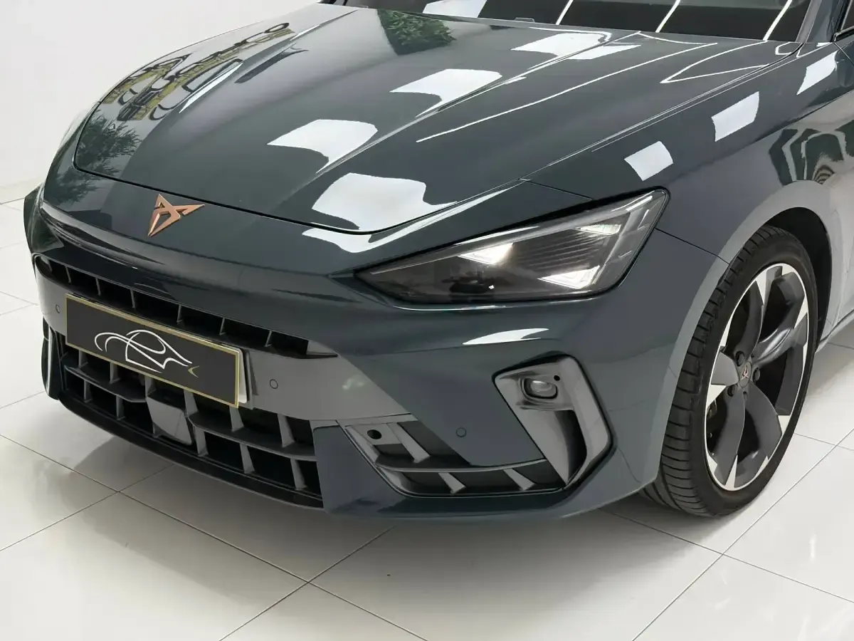 Usado Cupra Leon 150 CV (110 kW) 2025 Gris