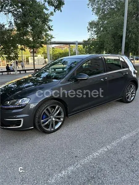 Usado VW Golf VII GTE 204 CV (150 kW) 2016 Gris / plata Berlina