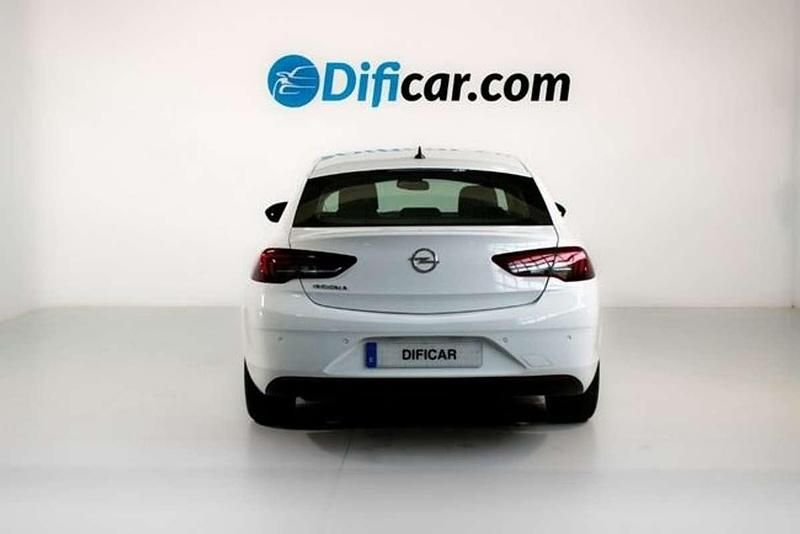 Usado Opel Insignia Business Edition 122 CV (89 kW) 2021 Blanco Berlina