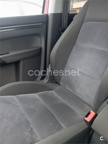 Usado VW Touran Advance 105 CV (77 kW) 2011 Rojo Monovolumen