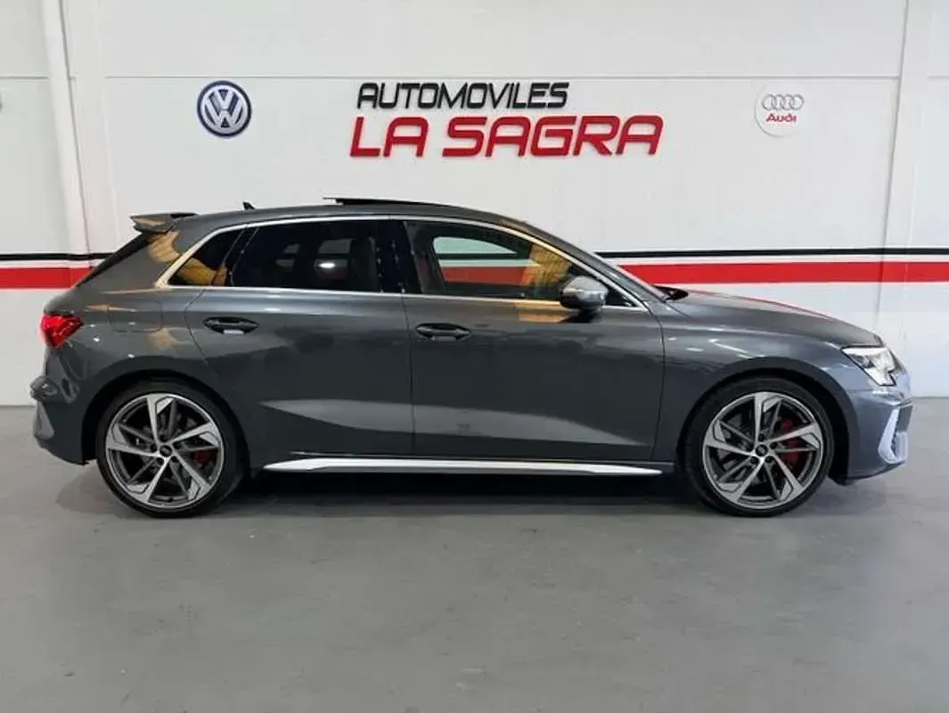 Usado Audi S3 Sportback 310 CV (228 kW) 2023 Gris Utilitario