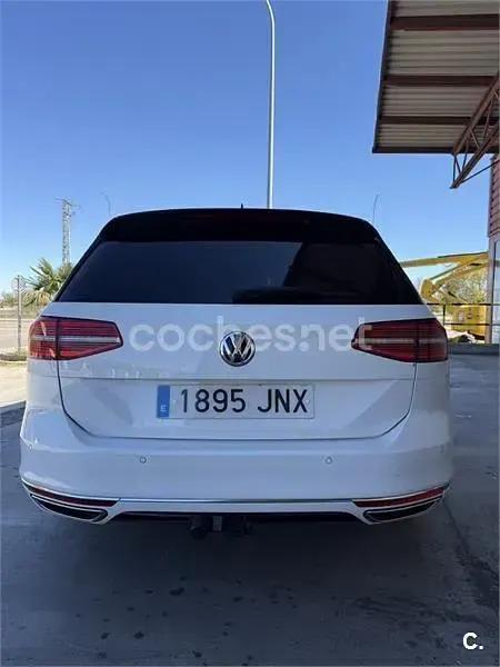 Usado VW Passat Sportline 190 CV (139 kW) 2016 Blanco Familiar