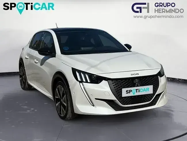 Usado Peugeot e-208 GT-line 100 kW (136 CV) 2021 Blanco Utilitario