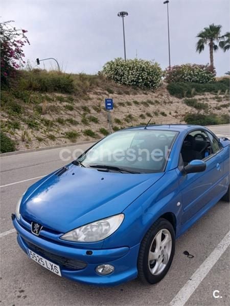 Azul Usado 2003 Peugeot 206 CC Descapotable | 3000 € (Precio justo) - Imagen 1/4
