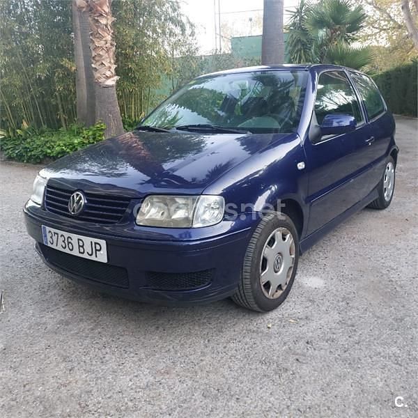 Usado VW Polo Trendline 60 CV (44 kW) 2001 Azul Berlina