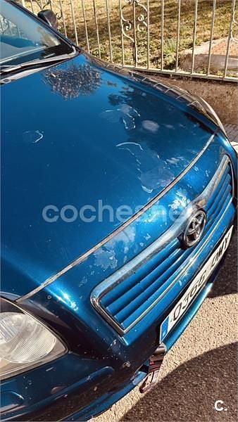 Usado Toyota Avensis Executive 116 CV (85 kW) 2005 Azul Familiar