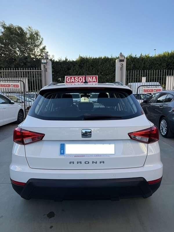 Usado Seat Arona Style 110 CV (80 kW) 2021 Blanco SUV