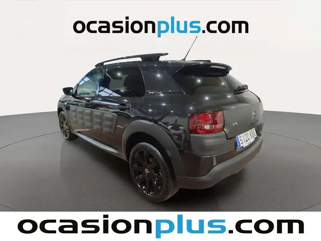 Usado Citroën C4 Cactus PureTech 110 CV (80 kW) 2017 Negro Utilitario
