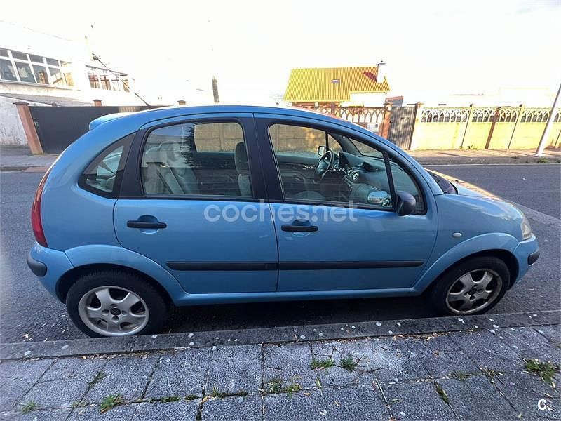 Usado Citroën C3 70 CV (51 kW) 2003 Azul Berlina