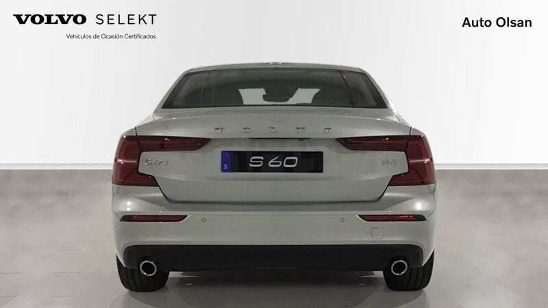 Usado Volvo S60 Plus 197 CV (144 kW) 2022 Gris Berlina