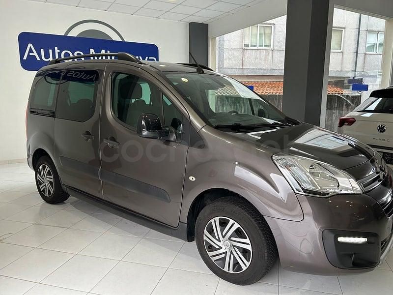 Usado Citroën Berlingo Feel 120 CV (88 kW) 2015 Marrón Monovolumen
