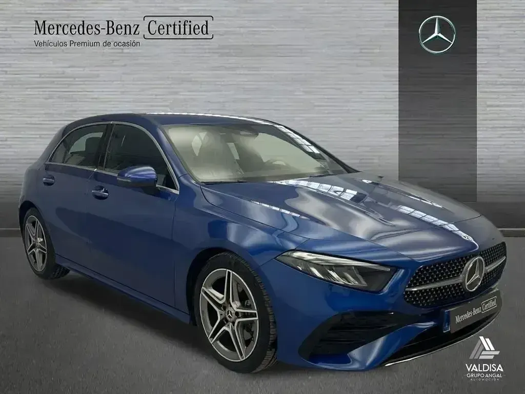 Usado Mercedes A200 AMG line 150 CV (110 kW) 2024 Azul espectra Berlina