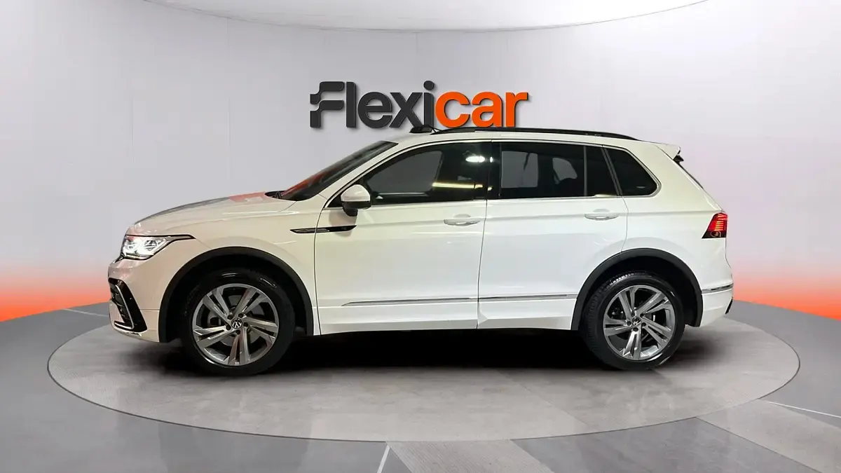 Usado VW Tiguan R-line 200 CV (147 kW) 2023 Blanco SUV