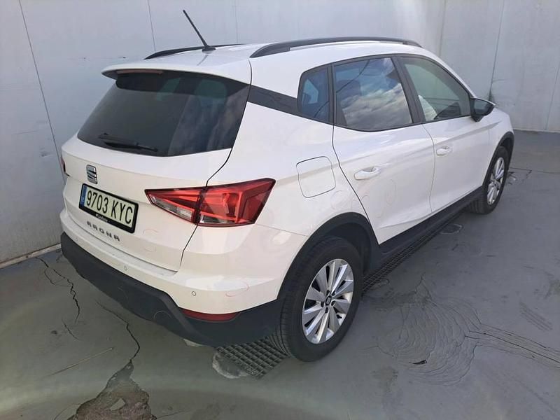 Usado Seat Arona Ecomotive 95 CV (69 kW) 2019 Blanco SUV
