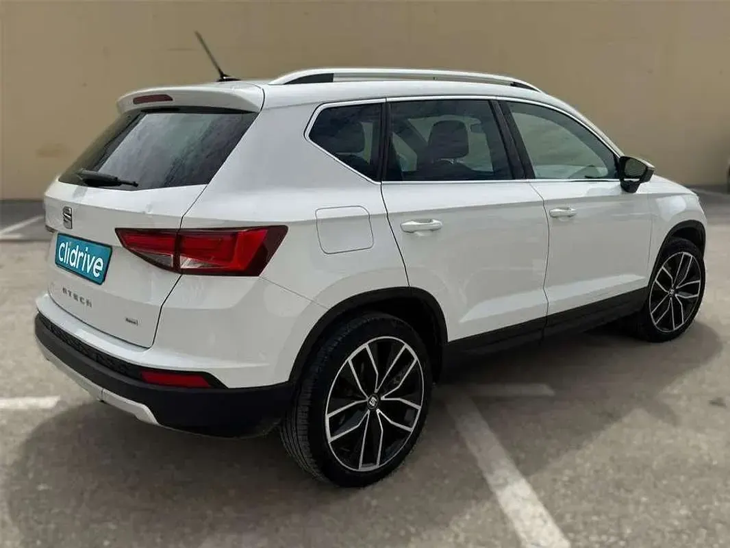 Usado Seat Ateca 4Drive 190 CV (139 kW) 2016 Blanco SUV