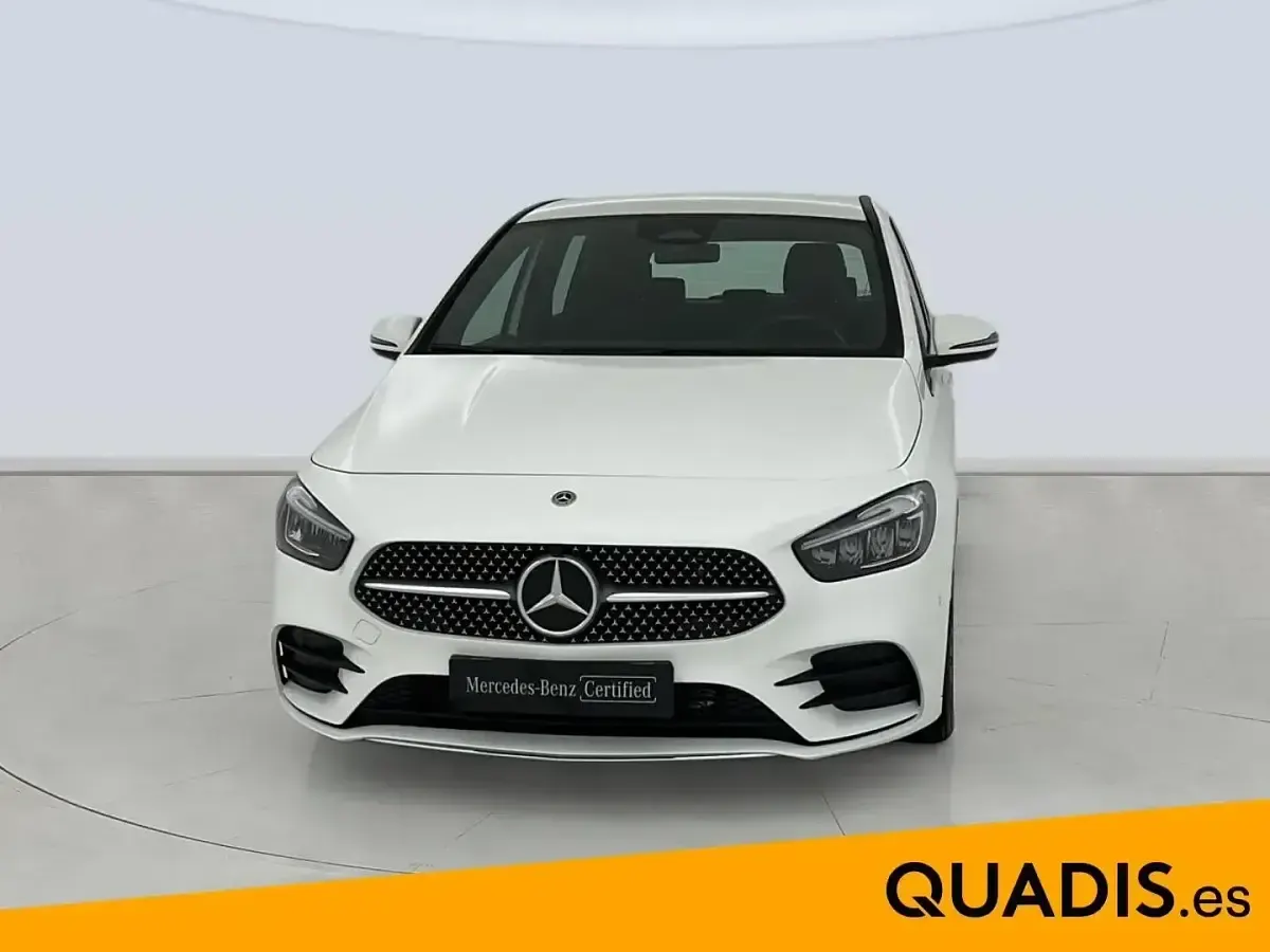 Begagnad Mercedes B200 AMG line 150 HK (110 kW) 2024 Vit Minibuss