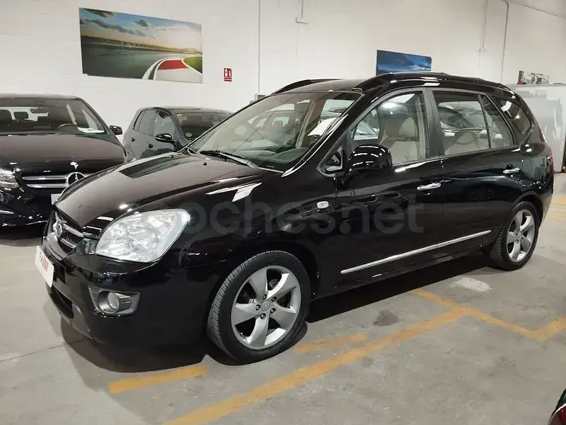 Usado Kia Carens 140 CV (102 kW) 2007 Negro Monovolumen
